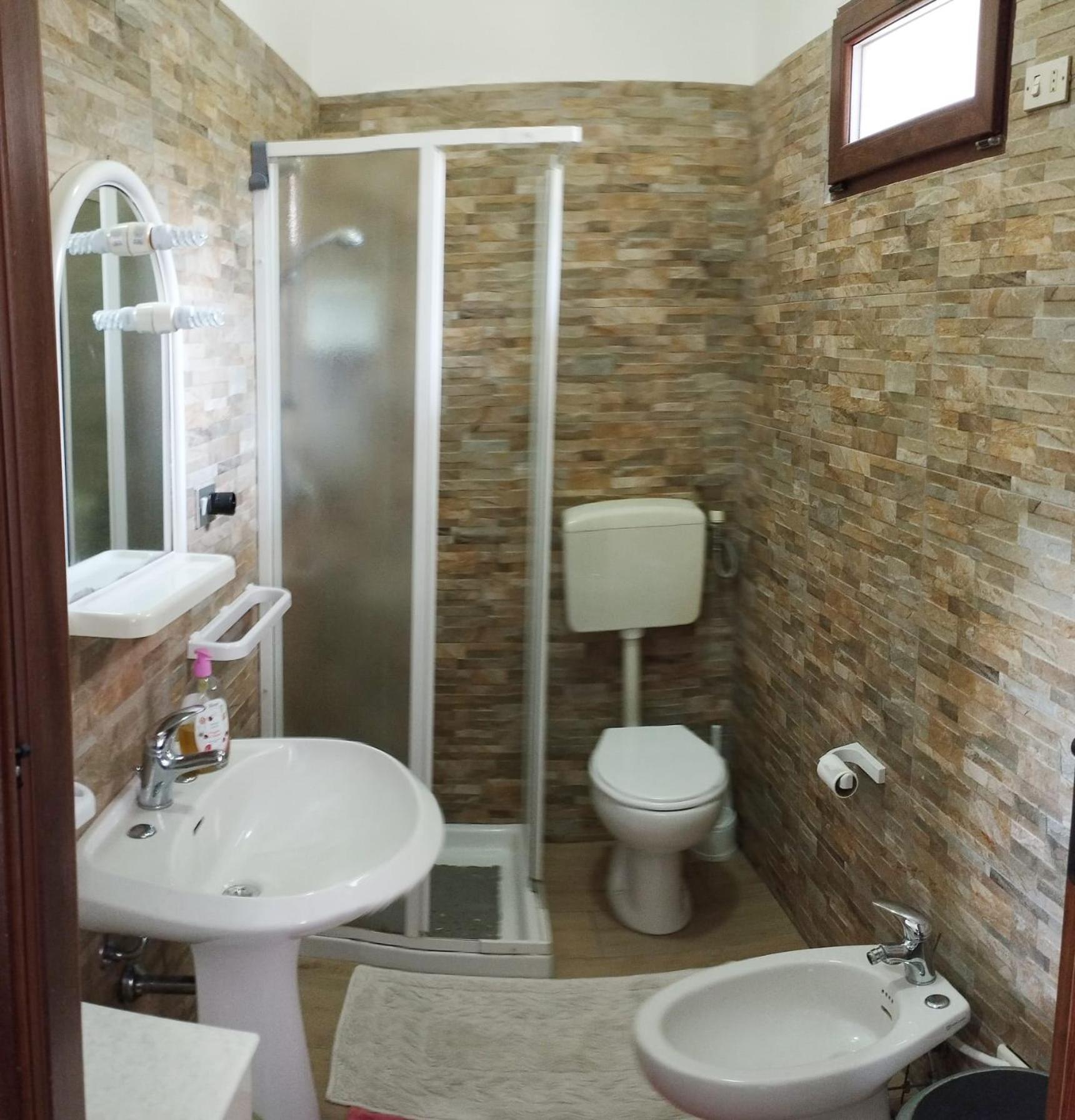 Casa Vacanze"Il Bouganville" Carbonia Ngoại thất bức ảnh