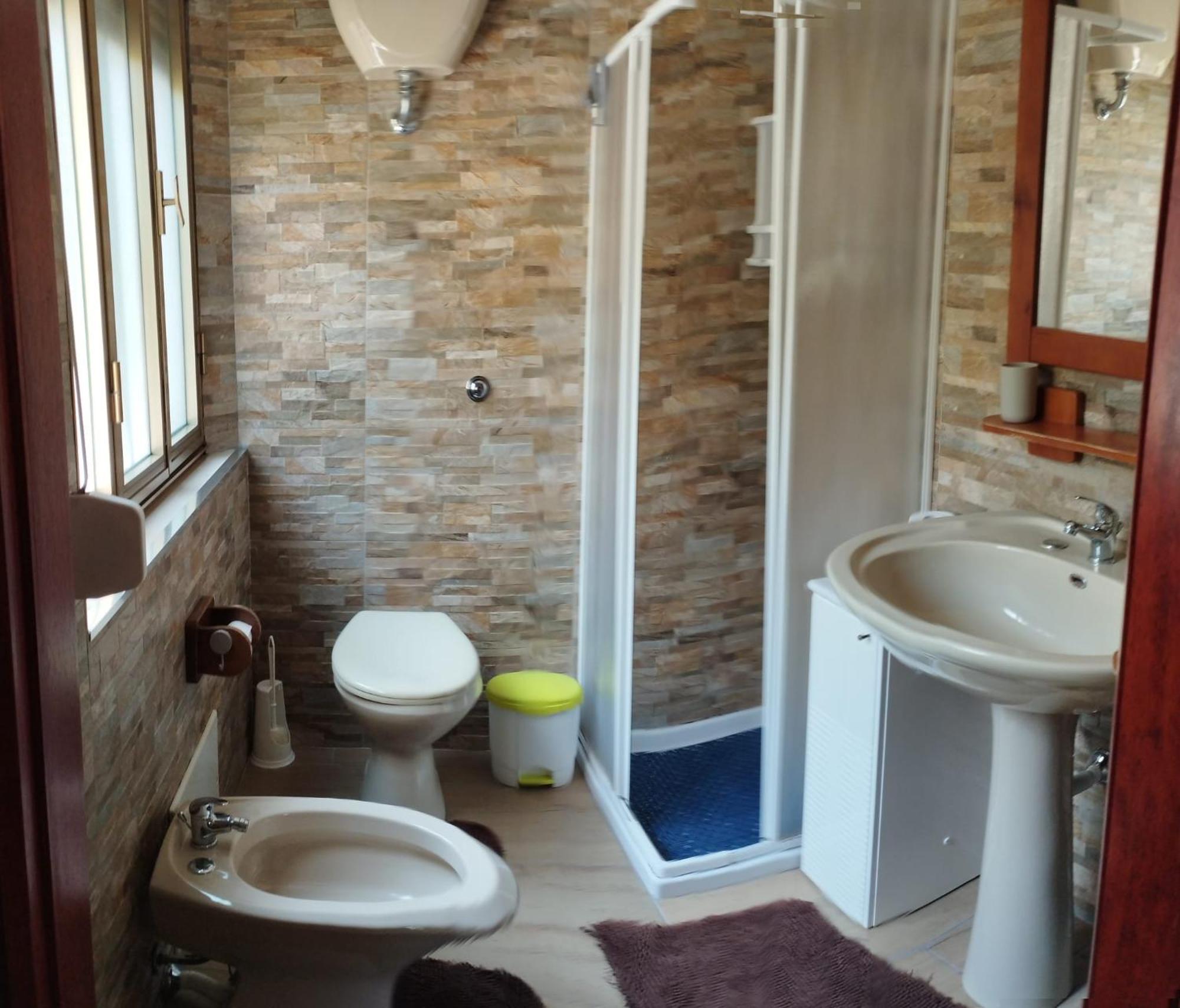 Casa Vacanze"Il Bouganville" Carbonia Ngoại thất bức ảnh