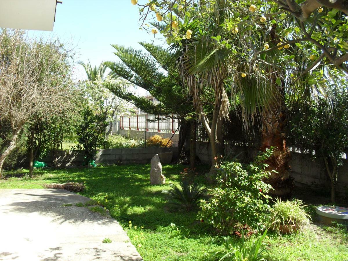 Casa Vacanze"Il Bouganville" Carbonia Ngoại thất bức ảnh
