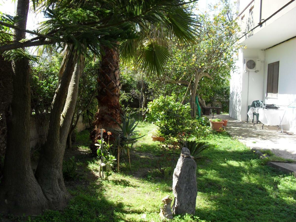 Casa Vacanze"Il Bouganville" Carbonia Ngoại thất bức ảnh